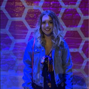 Meet your Posher, Nadine